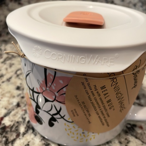 Disney Corningware Meal Mug — Minnie Mouse — 20 oz - Picture 4 of 6